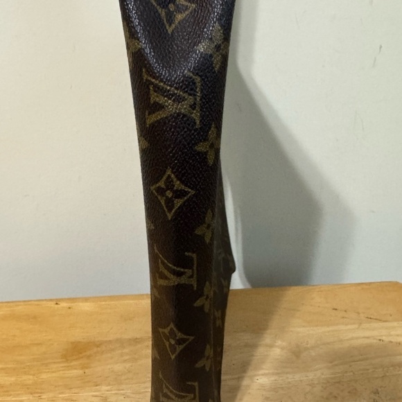 Louis Vuitton Brown Monogram Toiletry Bag 26 - Picture 8 of 16